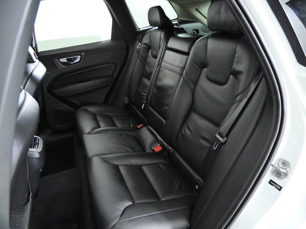 Thumbnail: 2019 Volvo XC60 - 34