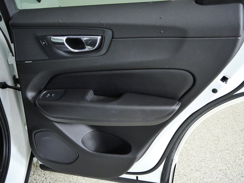 Thumbnail: 2019 Volvo XC60 - 31