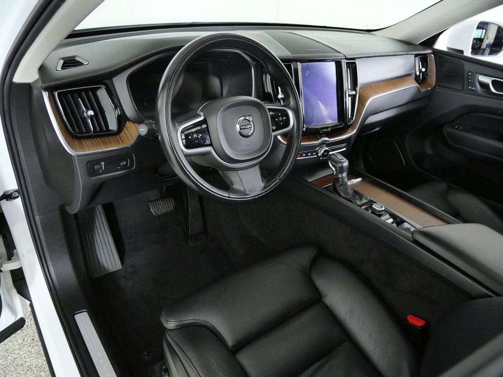 Thumbnail: 2019 Volvo XC60 - 13