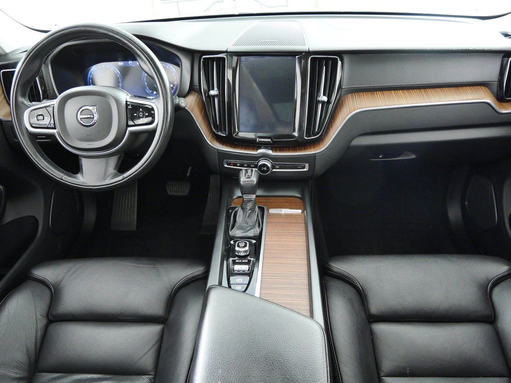 Thumbnail: 2019 Volvo XC60 - 2