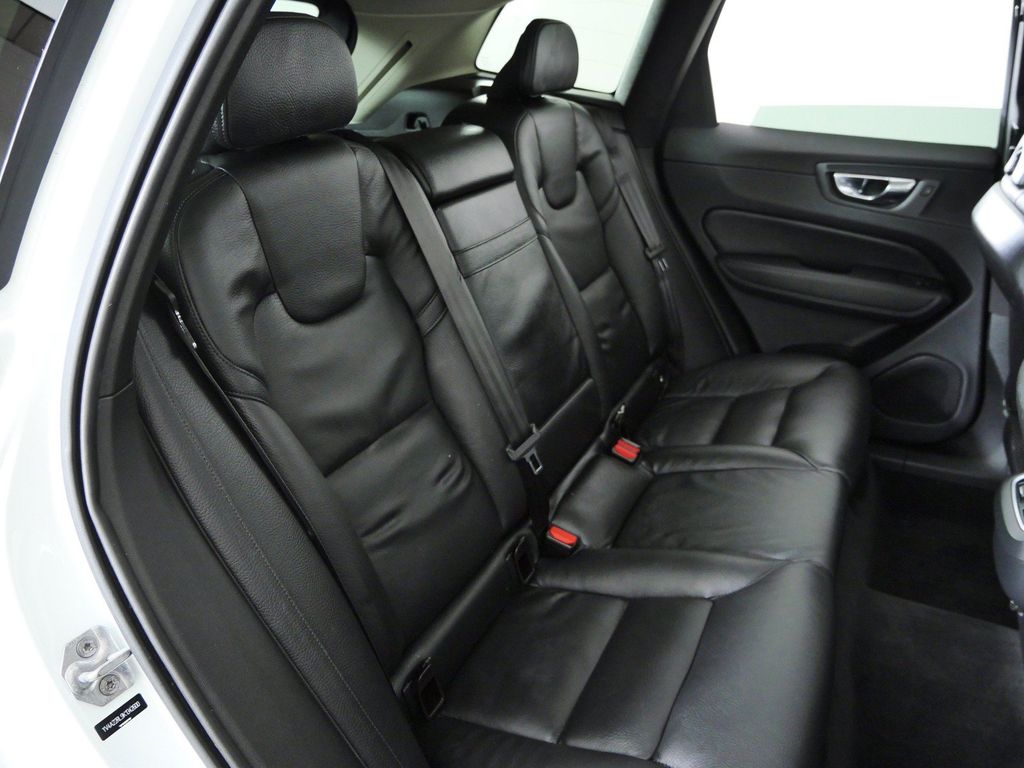 Thumbnail: 2019 Volvo XC60 - 30