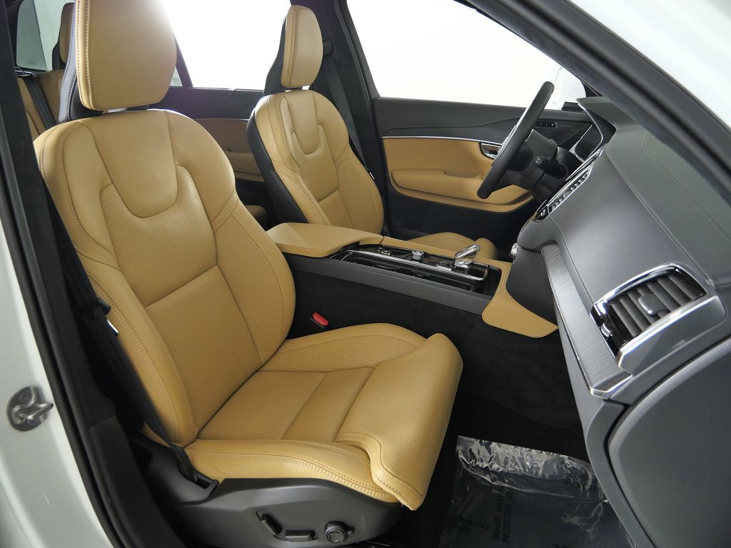 Thumbnail: 2024 Volvo XC90 - 10