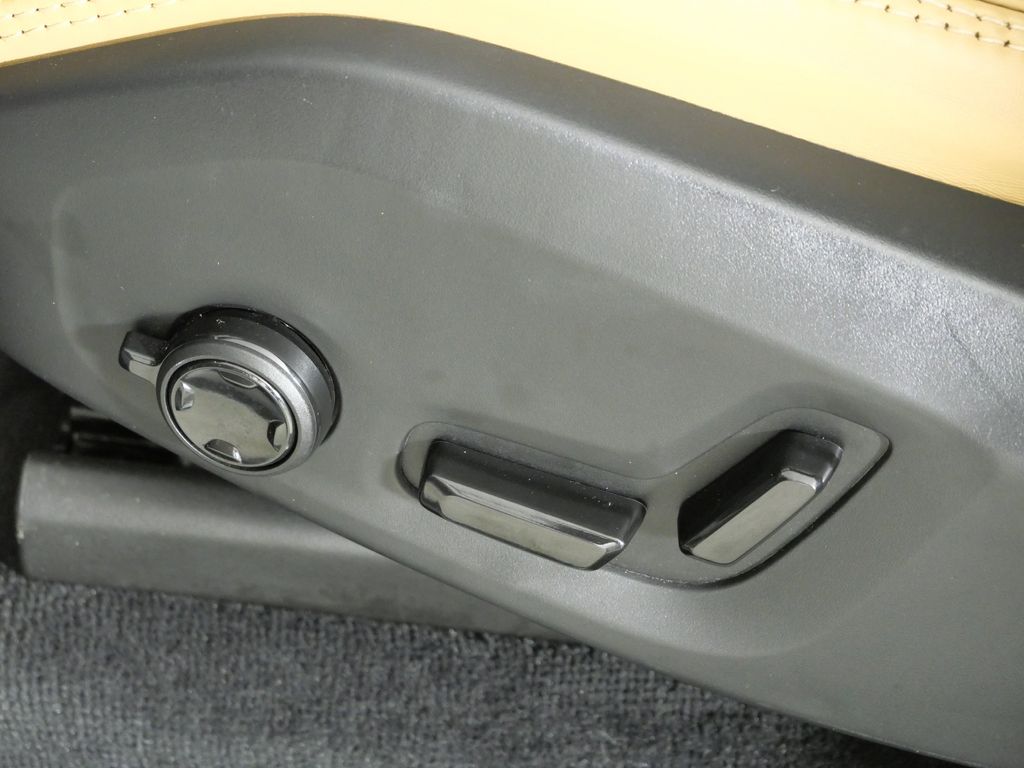 Thumbnail: 2024 Volvo XC90 - 38