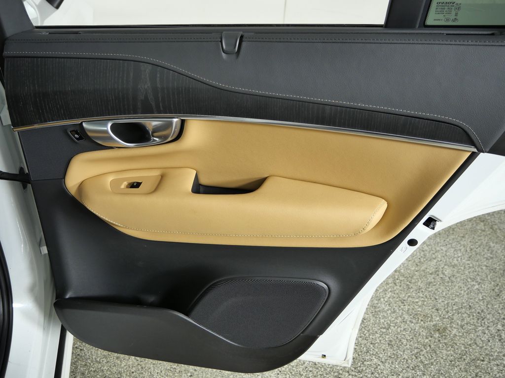 Thumbnail: 2024 Volvo XC90 - 27