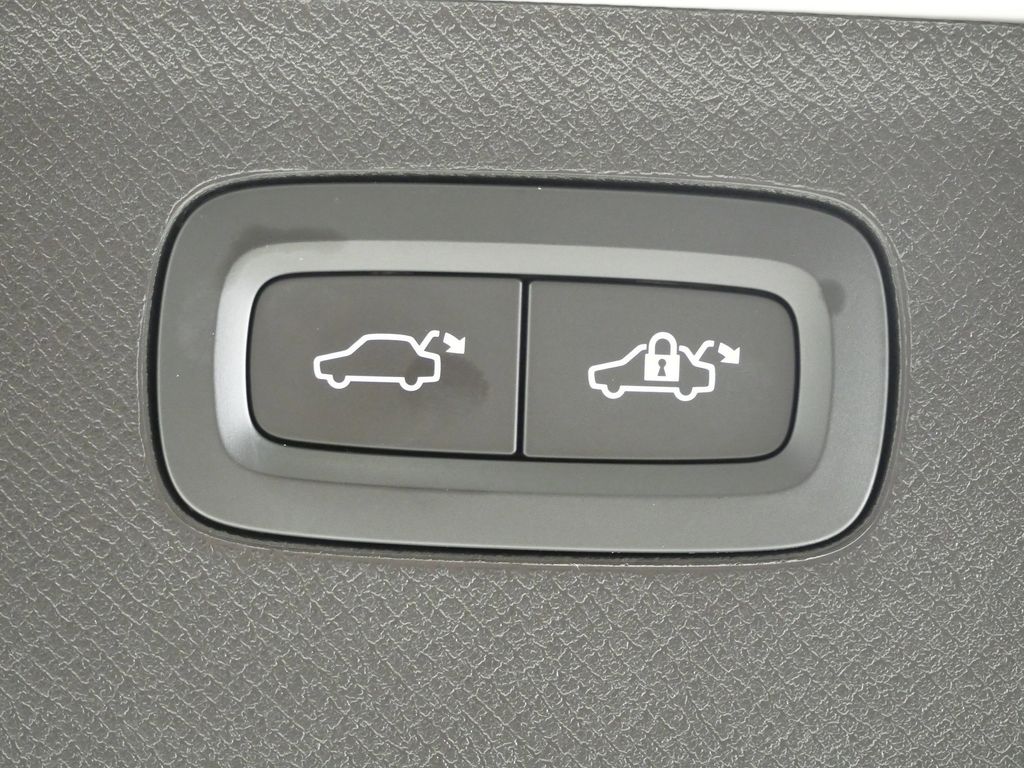 Thumbnail: 2024 Volvo XC90 - 29