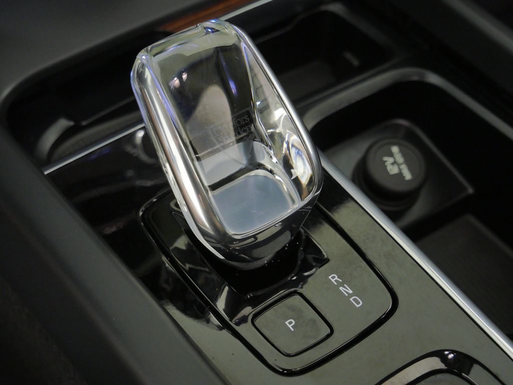 Thumbnail: 2023 Volvo XC60 - 13