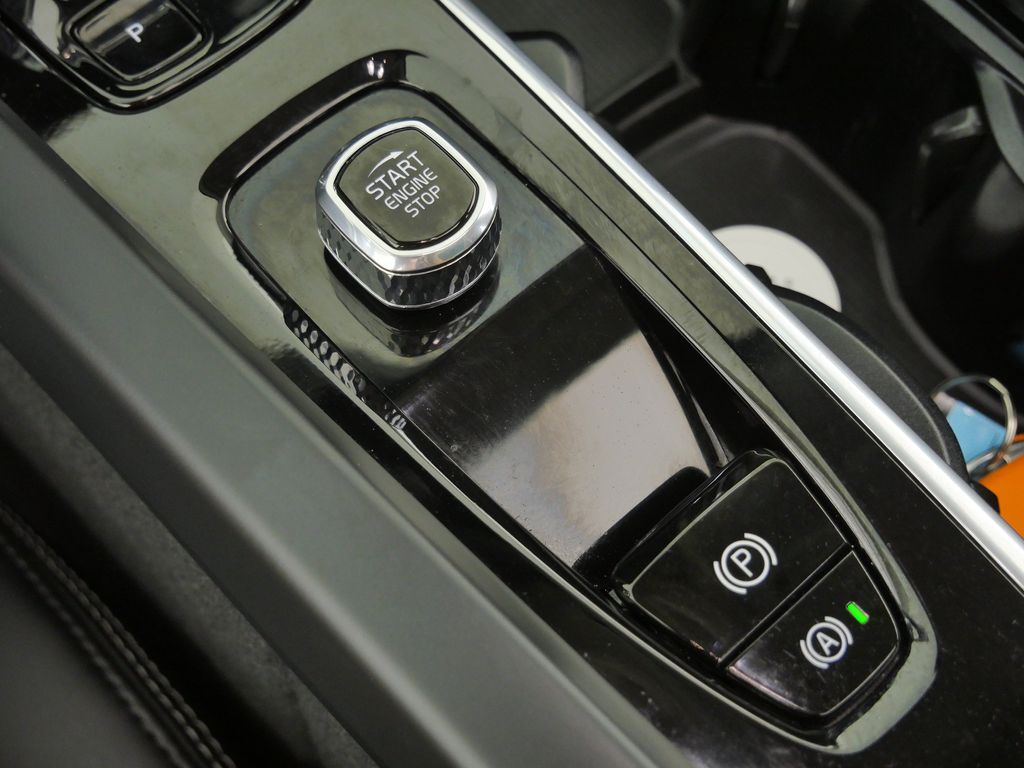 Thumbnail: 2023 Volvo XC60 - 49