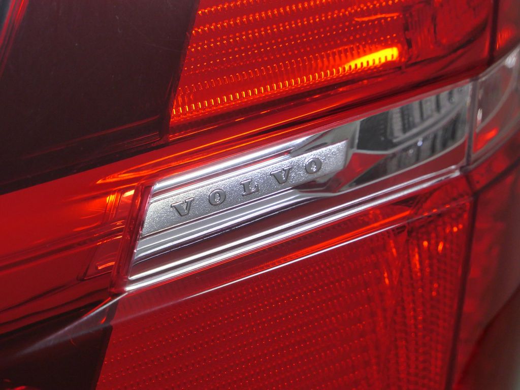 Thumbnail: 2023 Volvo XC60 - 27