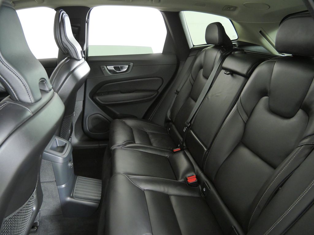 Thumbnail: 2023 Volvo XC60 - 36