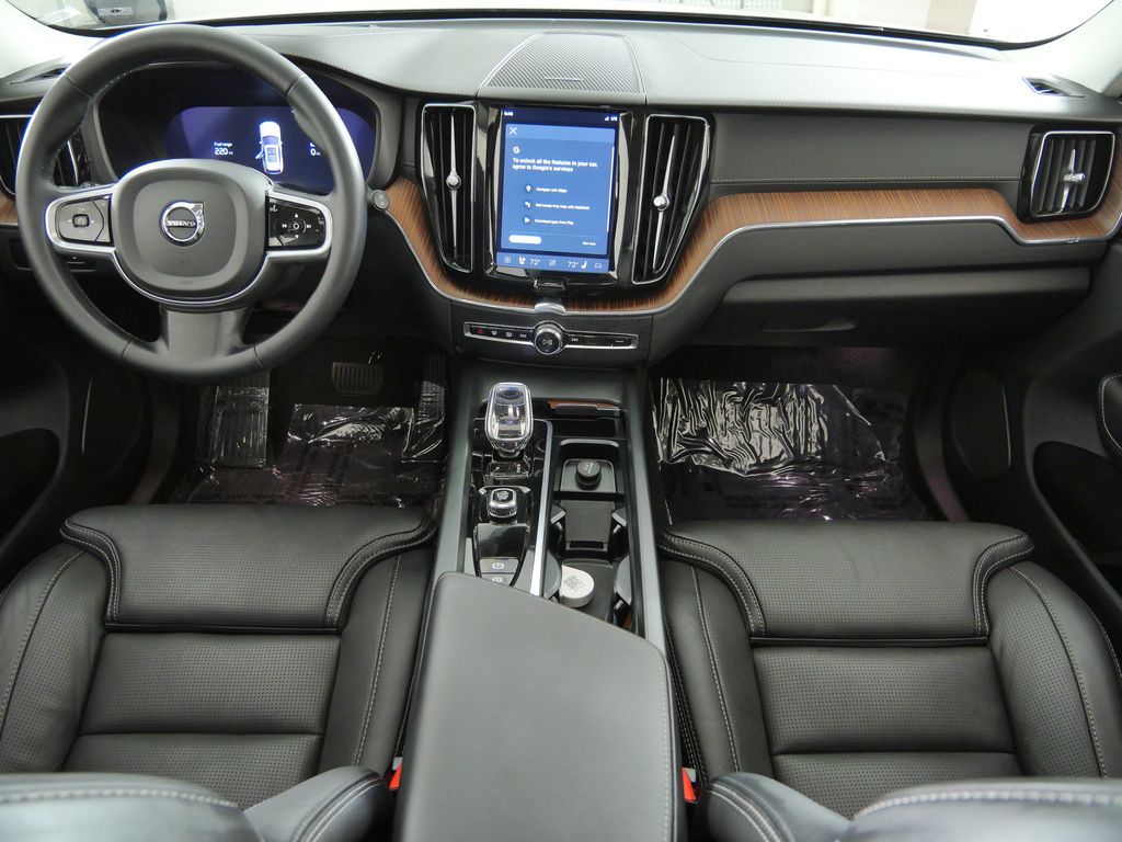 Thumbnail: 2023 Volvo XC60 - 2