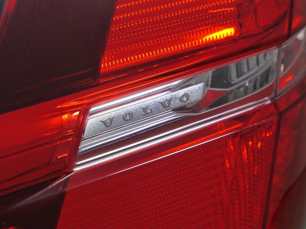 Thumbnail: 2023 Volvo XC60 - 27
