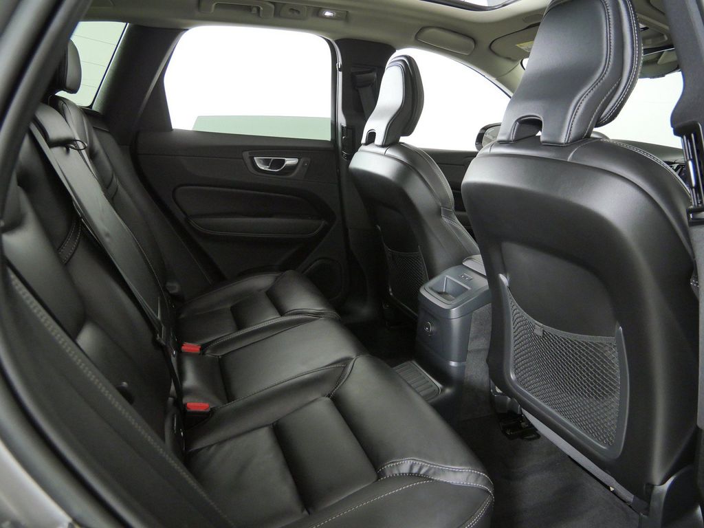 Thumbnail: 2023 Volvo XC60 - 11