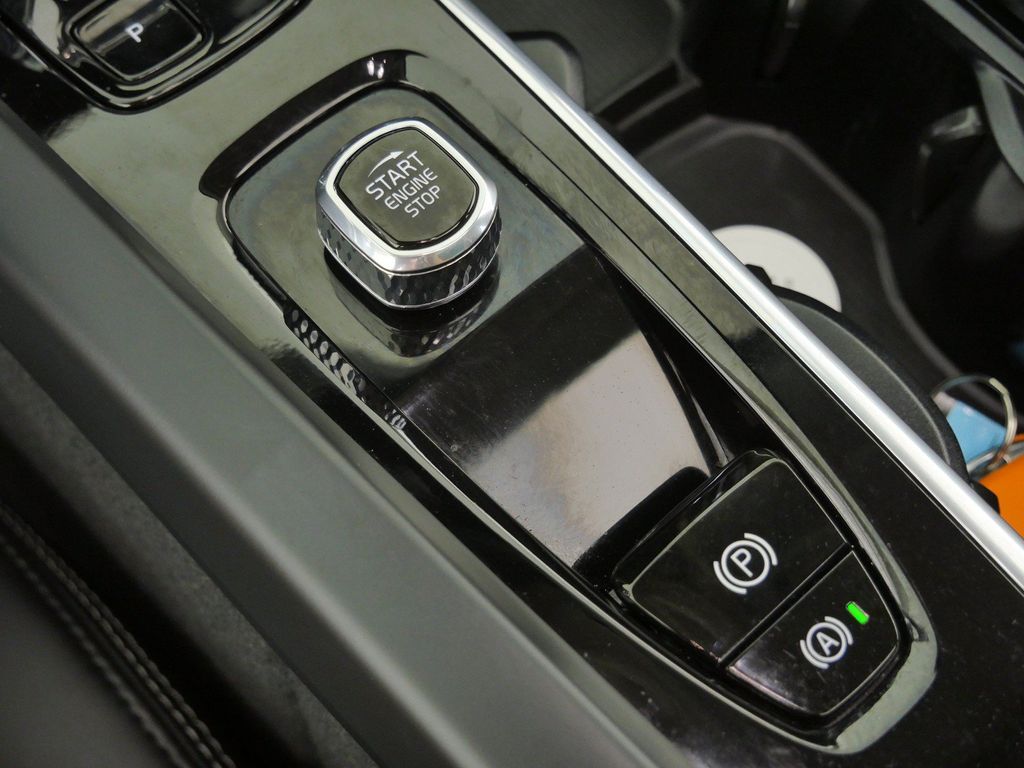 Thumbnail: 2023 Volvo XC60 - 49