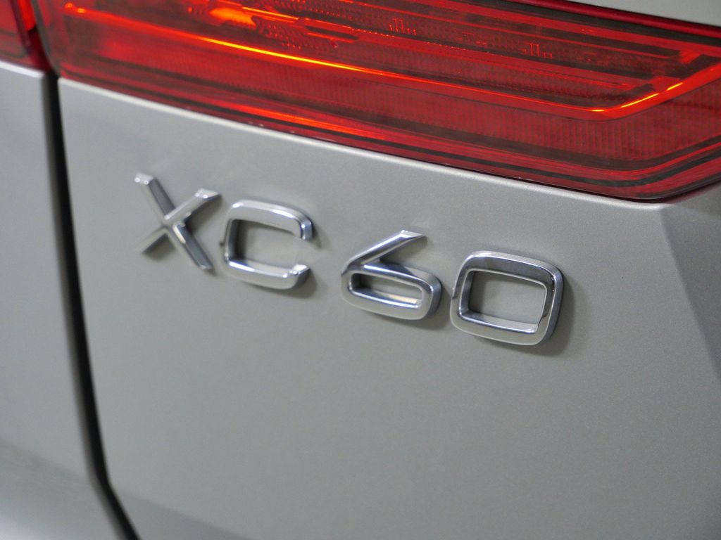 Thumbnail: 2023 Volvo XC60 - 23