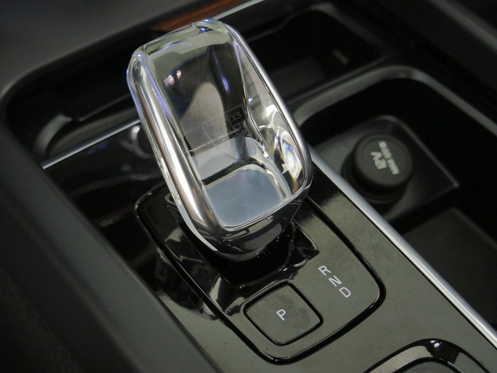 Thumbnail: 2023 Volvo XC60 - 13