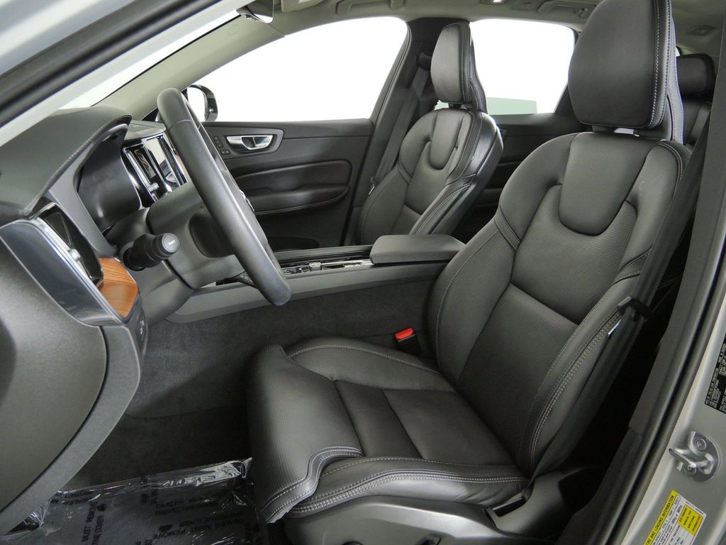 Thumbnail: 2023 Volvo XC60 - 39
