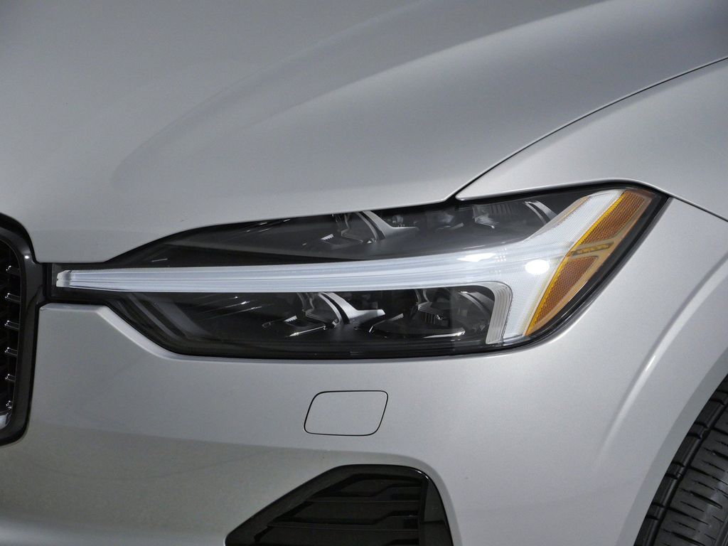 Thumbnail: 2023 Volvo XC60 - 7
