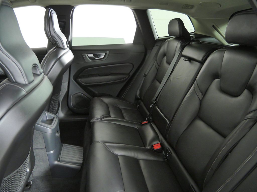 Thumbnail: 2023 Volvo XC60 - 36
