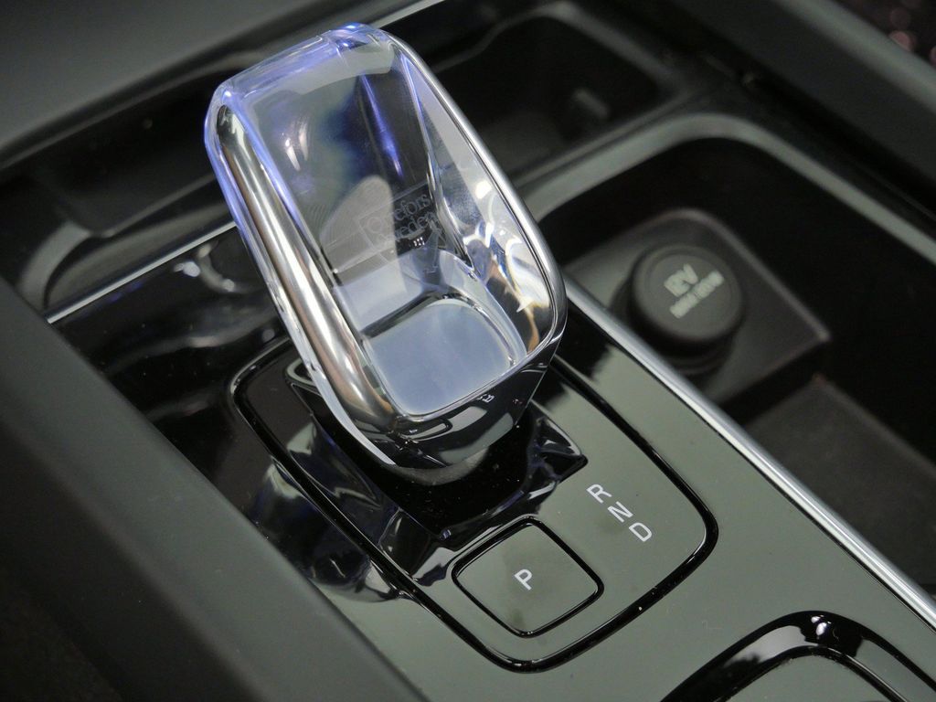 Thumbnail: 2025 Volvo XC60 - 13