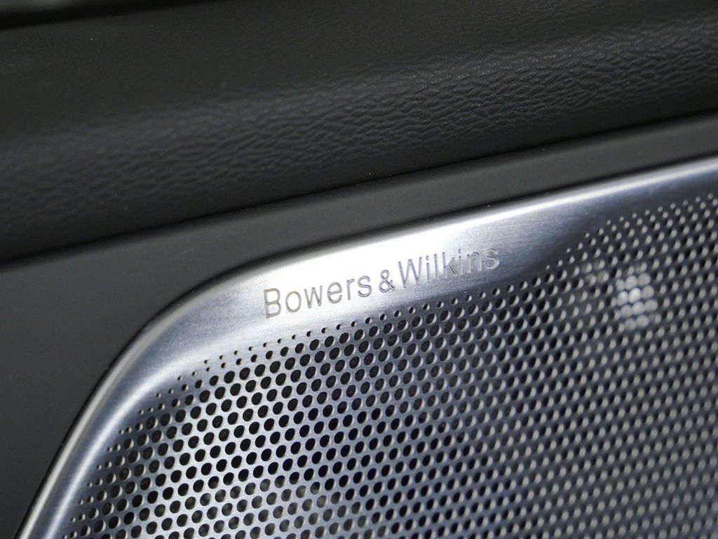 Thumbnail: 2025 Volvo XC60 - 42