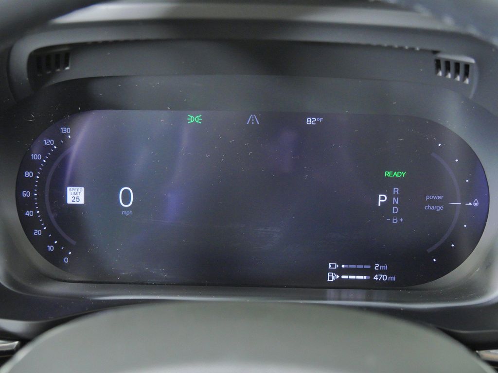 Thumbnail: 2025 Volvo XC60 - 14