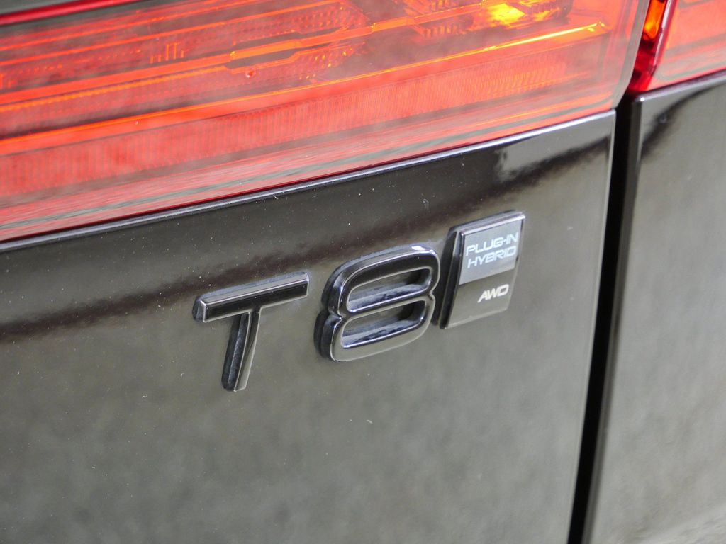 Thumbnail: 2025 Volvo XC60 - 23