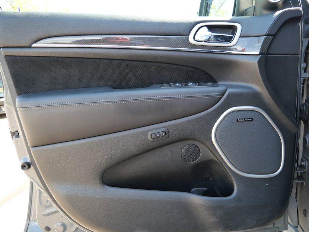 Thumbnail: 2019 Jeep Grand Cherokee - 12
