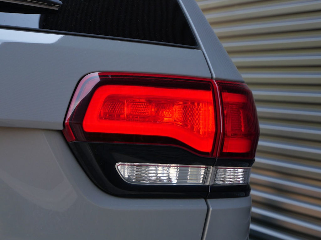 Thumbnail: 2019 Jeep Grand Cherokee - 10