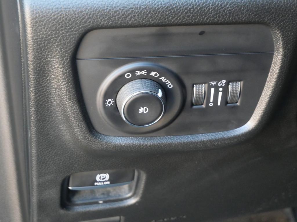 Thumbnail: 2021 Jeep Grand Cherokee L - 17