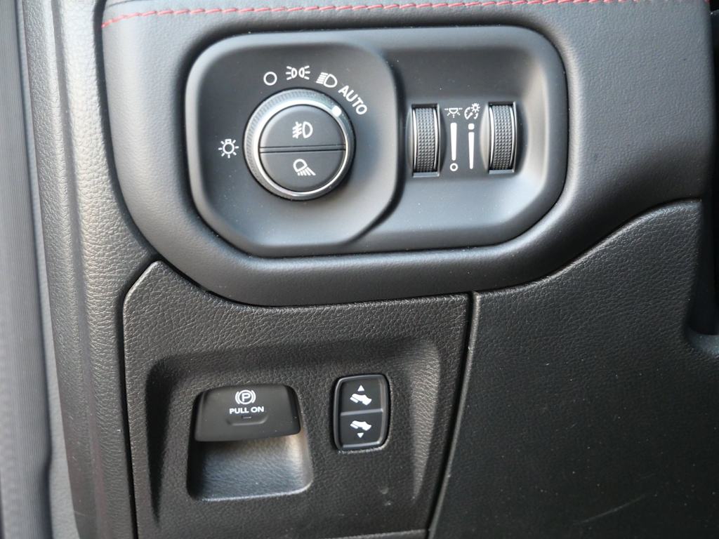 Thumbnail: 2022 RAM 1500 - 18