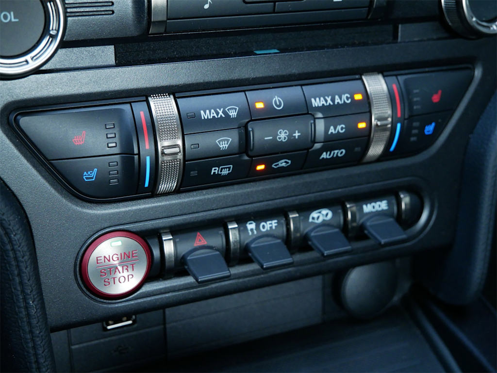 Thumbnail: 2022 Ford Mustang - 17