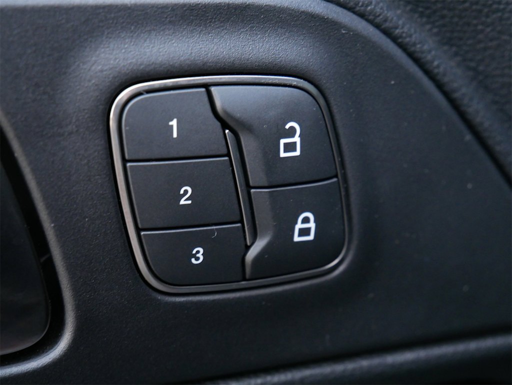 Thumbnail: 2022 Ford Mustang - 14