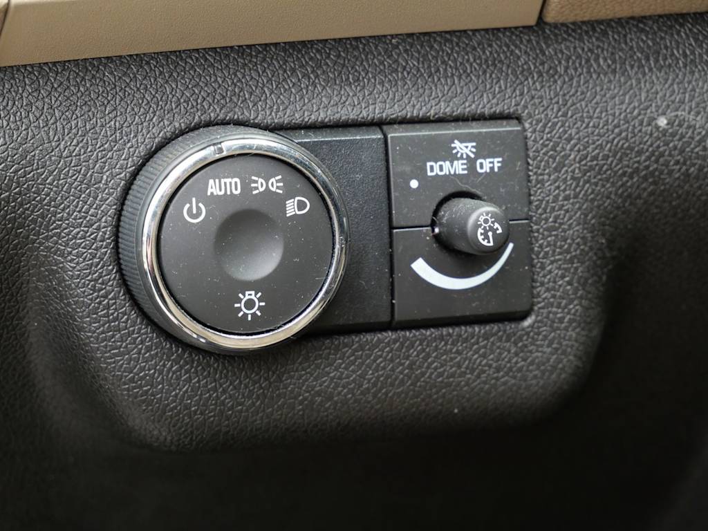 Thumbnail: 2011 Chevrolet Traverse - 15