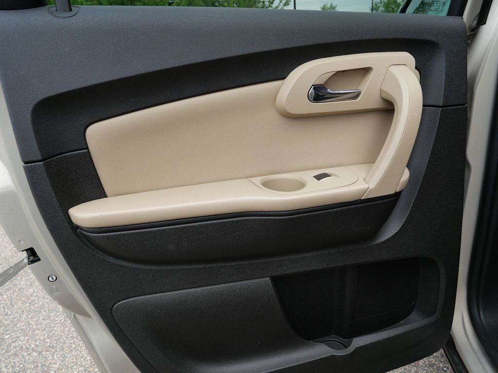 Thumbnail: 2011 Chevrolet Traverse - 13