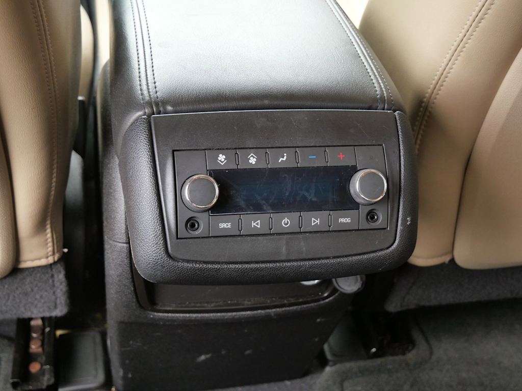 Thumbnail: 2011 Chevrolet Traverse - 14