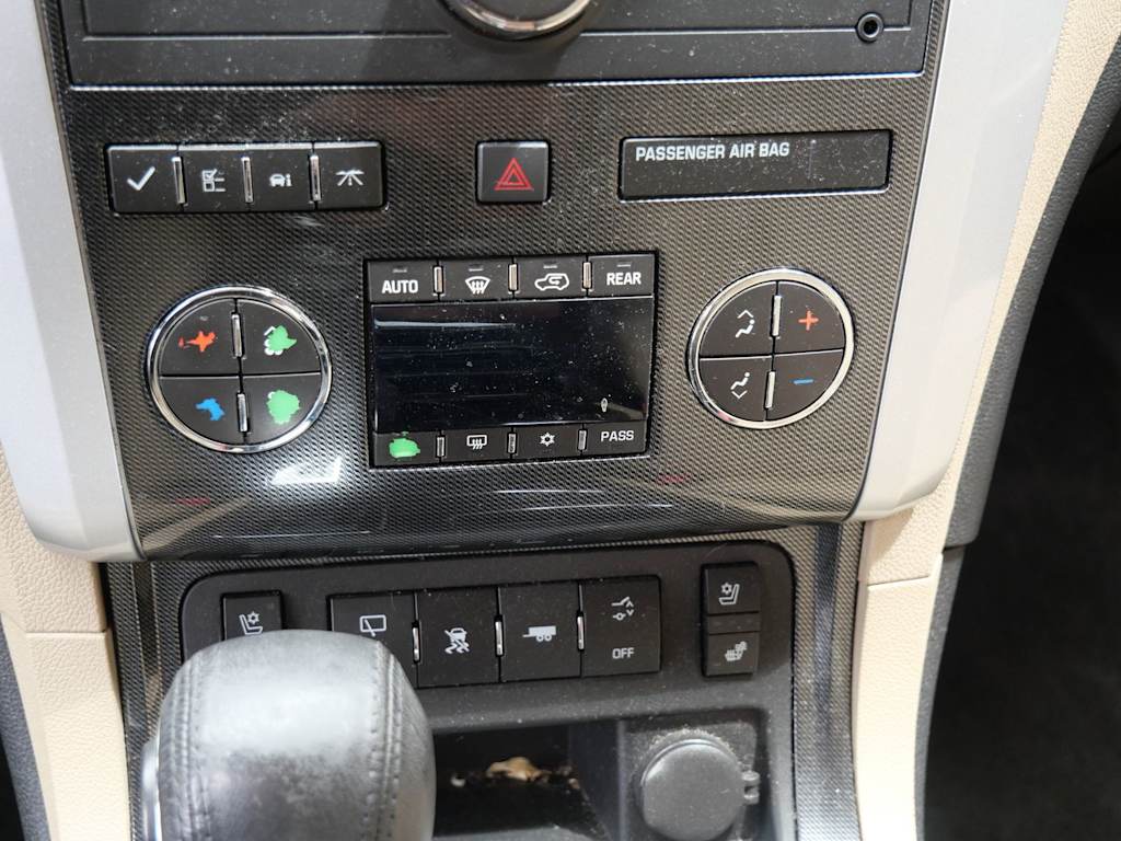 Thumbnail: 2011 Chevrolet Traverse - 16