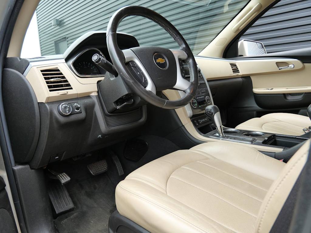 Thumbnail: 2011 Chevrolet Traverse - 2
