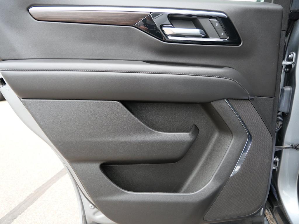 Thumbnail: 2025 Chevrolet Tahoe - 15