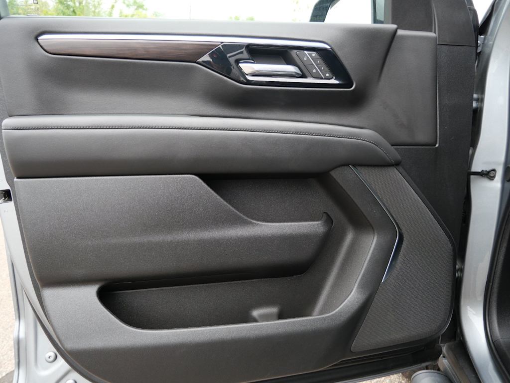 Thumbnail: 2025 Chevrolet Tahoe - 13