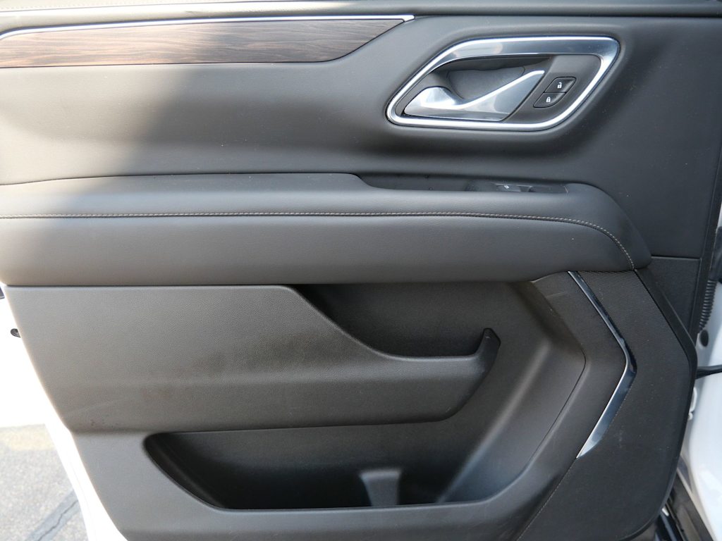 Thumbnail: 2023 Chevrolet Suburban - 16