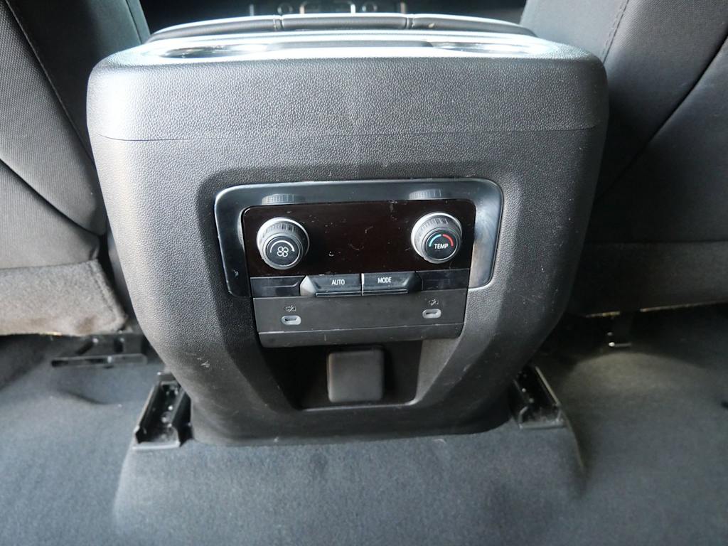 Thumbnail: 2023 Chevrolet Suburban - 17