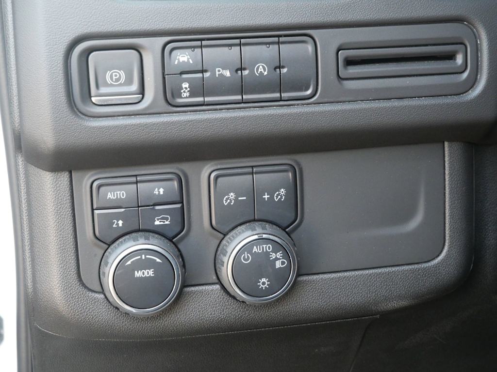 Thumbnail: 2023 Chevrolet Suburban - 18