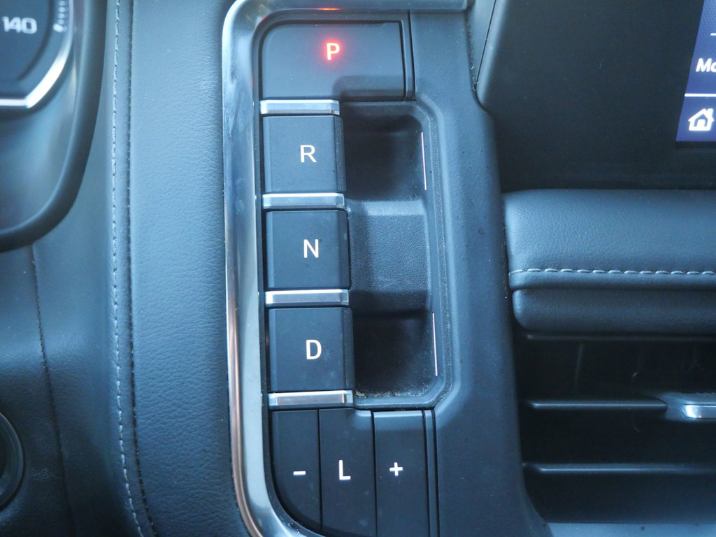 Thumbnail: 2023 Chevrolet Suburban - 8