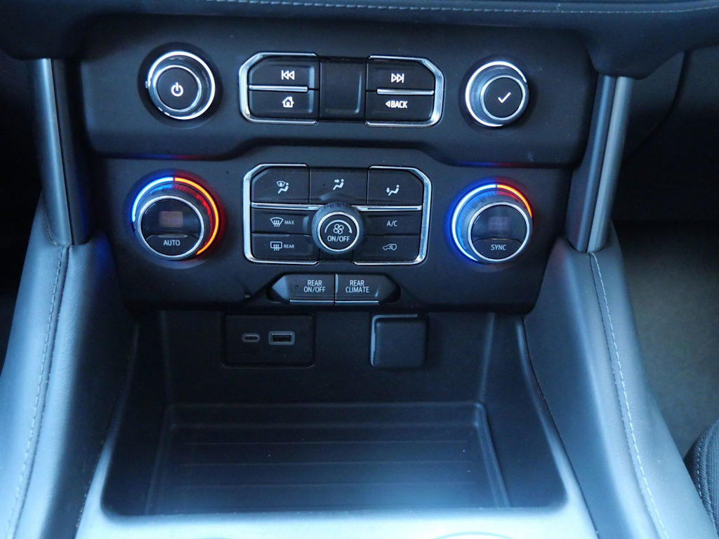 Thumbnail: 2023 Chevrolet Suburban - 24