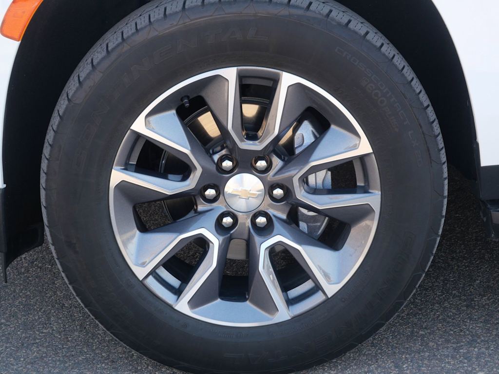 Thumbnail: 2023 Chevrolet Suburban - 4