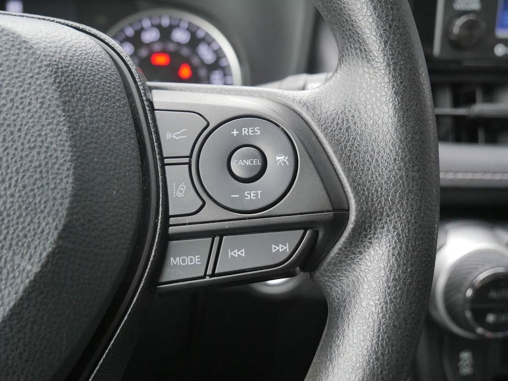 Thumbnail: 2021 Toyota RAV4 - 20