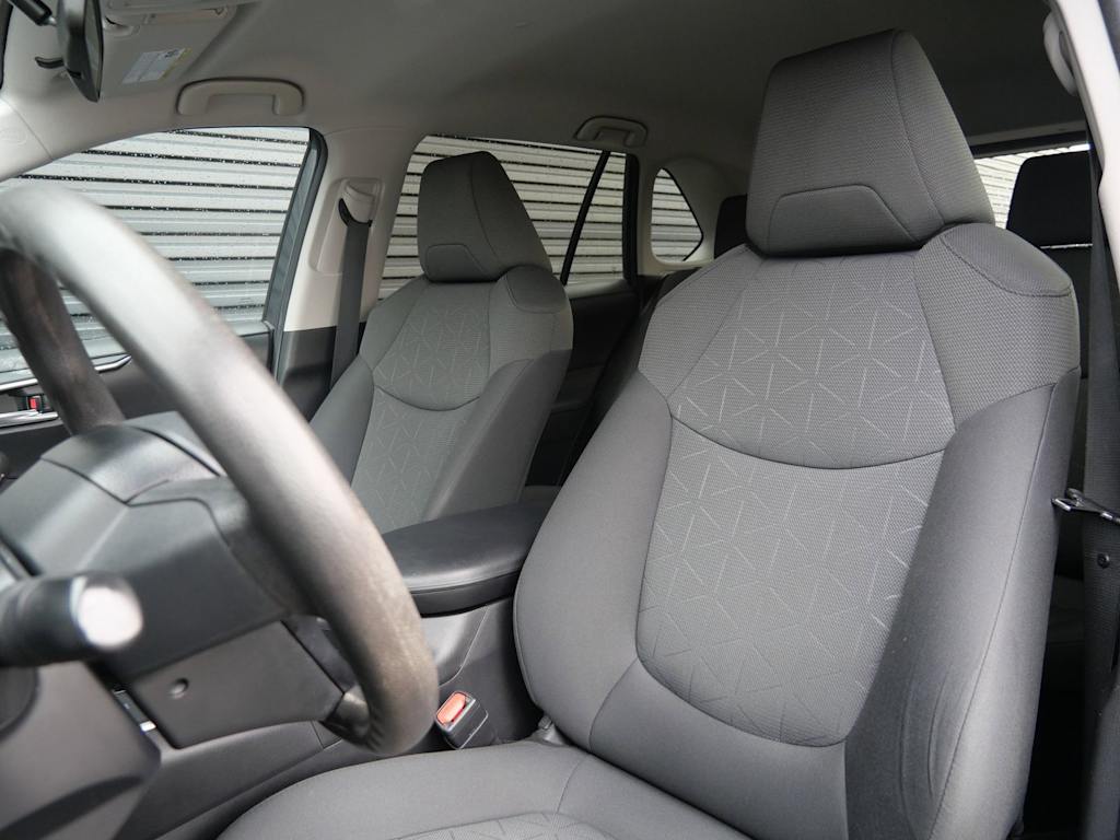 Thumbnail: 2021 Toyota RAV4 - 6