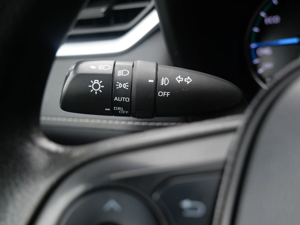 Thumbnail: 2021 Toyota RAV4 - 22