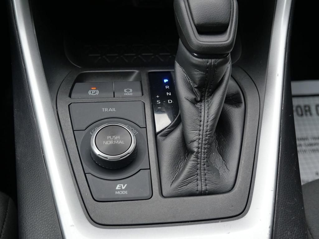 Thumbnail: 2021 Toyota RAV4 - 9