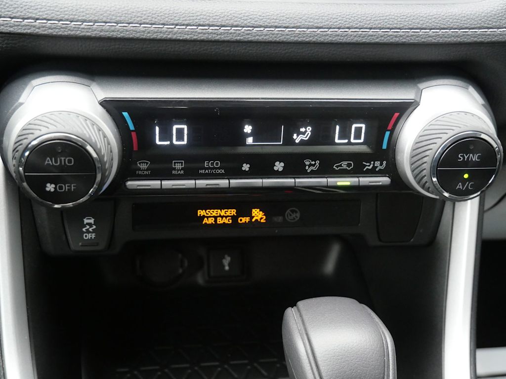 Thumbnail: 2021 Toyota RAV4 - 18